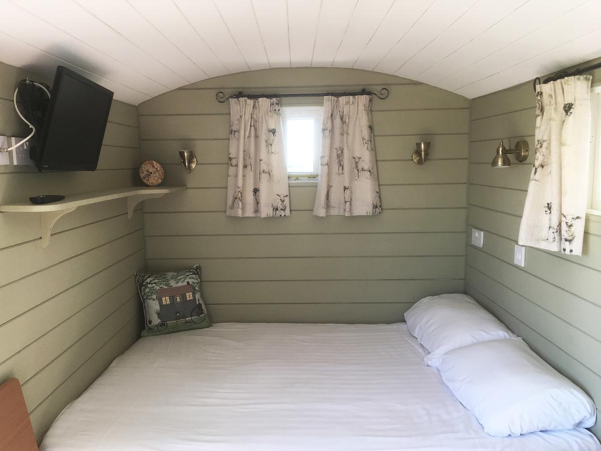 Shepherd'S Hut At Puttocks Farm Villa Great Dunmow Buitenkant foto